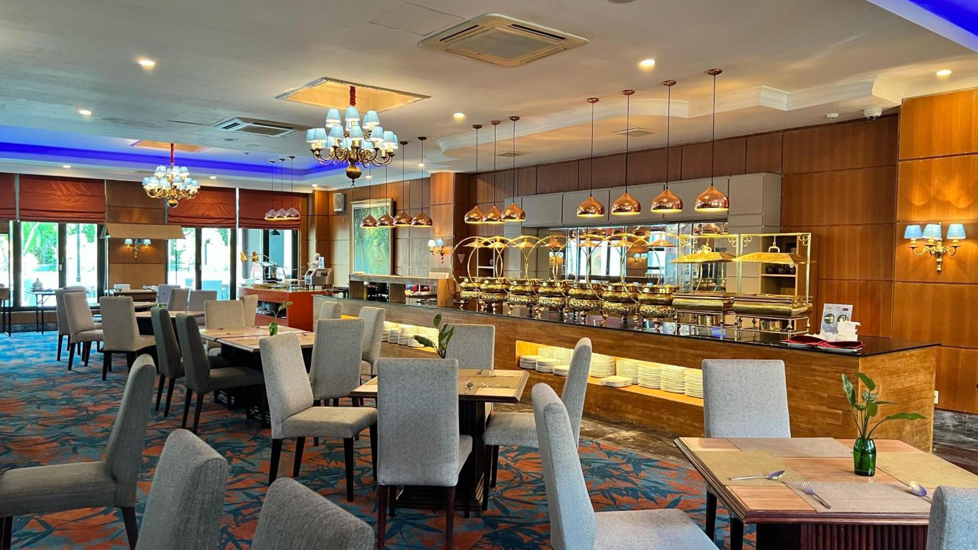 Hotel Bumi Senyiur サマリンダ エクステリア 写真