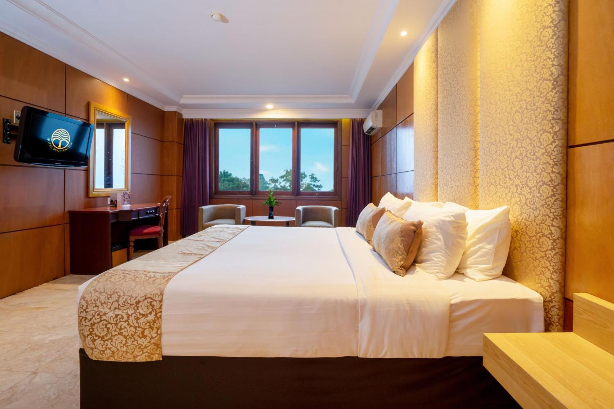 Hotel Bumi Senyiur サマリンダ エクステリア 写真
