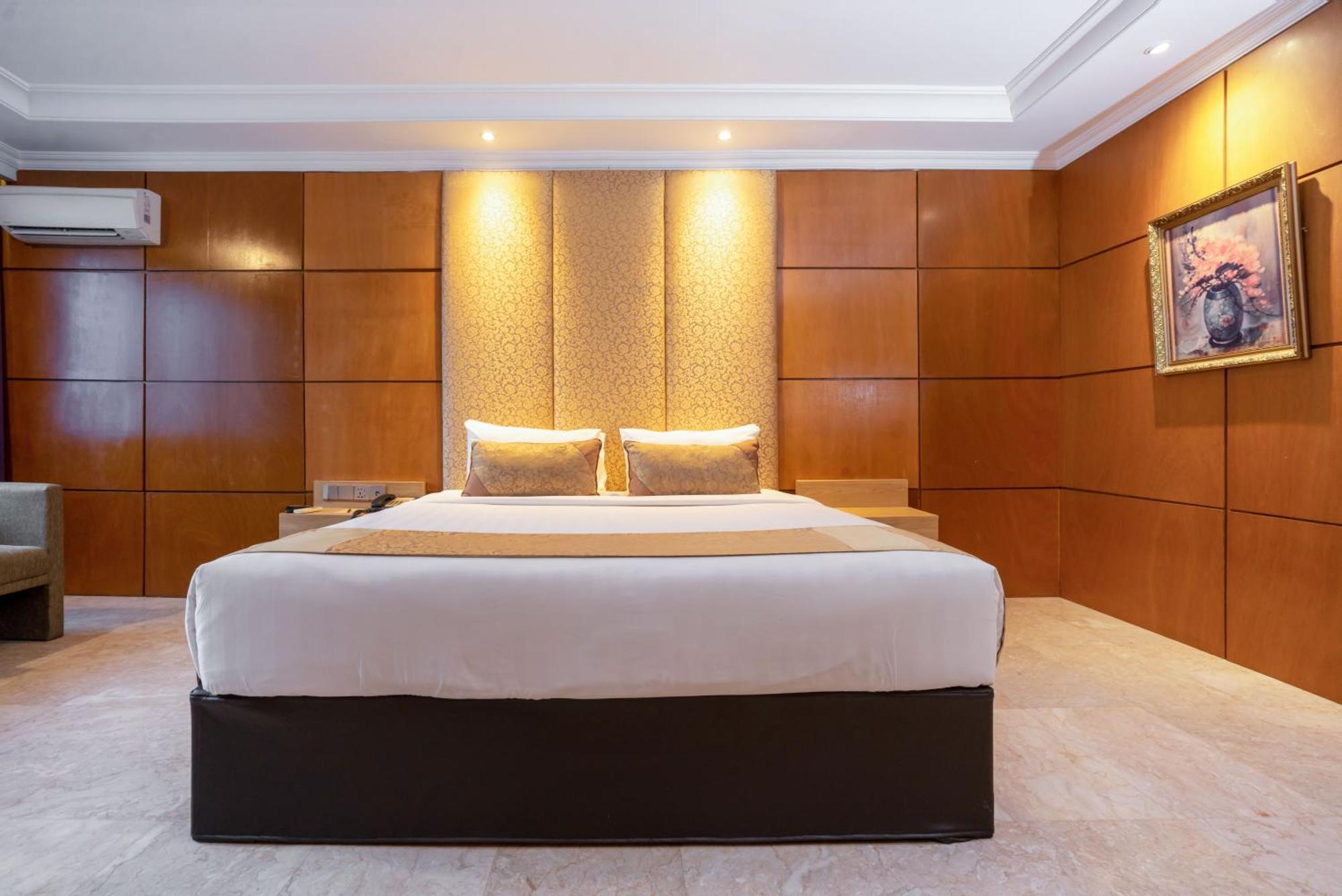 Hotel Bumi Senyiur サマリンダ エクステリア 写真